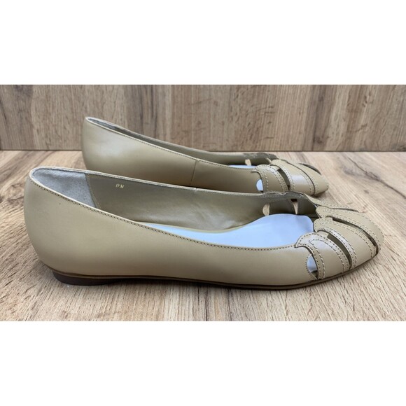 Emily's Closet Women's Leather Open Toe Petal Skimmer Sandals 9 M MEDIUM Beige - Picture 2 of 16